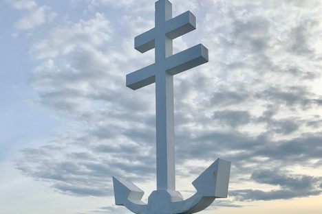 Free French Memorial with views across Greenock and Inverclyde Royal Hospital.