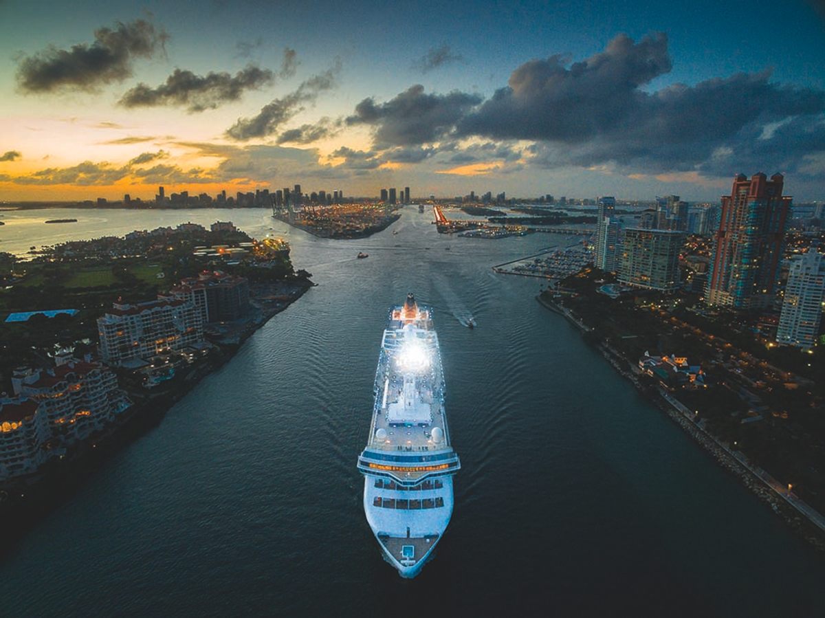 Miami, Florida, by iMaerial_com. Latitude 25.7818, Longitude -80.1352, Altitude 131 ft.