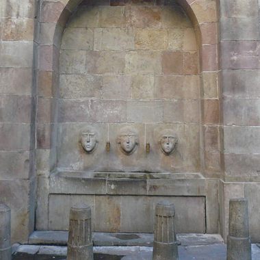 La font.