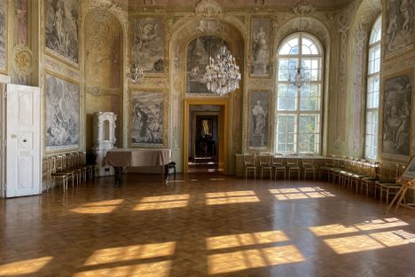 Main hall inside the Ráday Palace