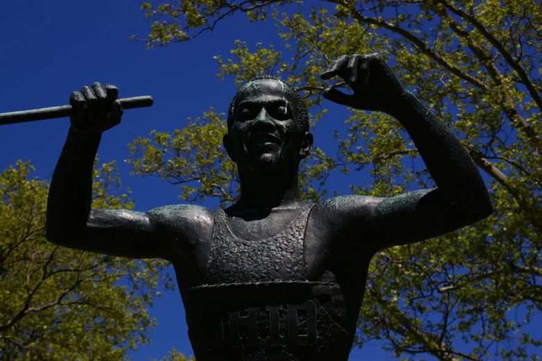 Beloved Cleveland baseball legend receives statue