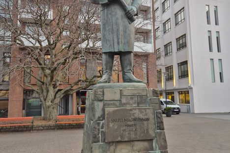 Skuli Magnusson statue