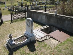 The grave of Florence Irene Ford.