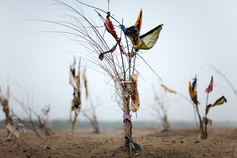 Photographs Give a Rare Look at the Desert Shrines of Uyghur China
