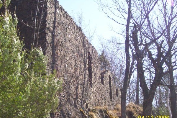 Great Swamp Fight Monument – South Kingstown, Rhode Island - Atlas Obscura