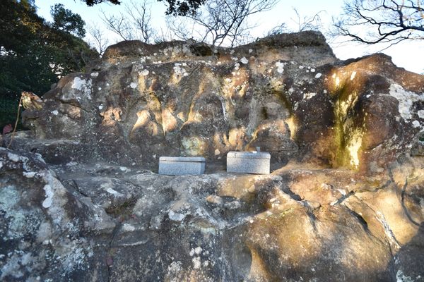 The Ju-oh-iwa (Ten Kings Rock).