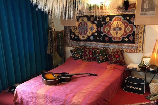 Hendrix’s bedroom.