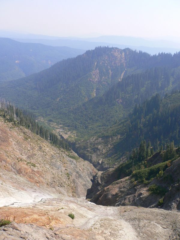 A wide volcanic plain offers astonishing panoramas in all directions.