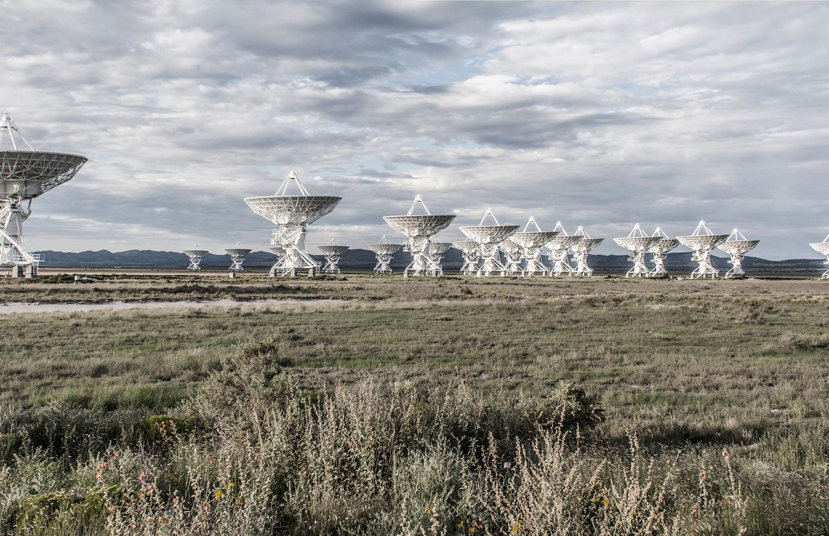The Very Large Array Radio Observatory in New Mexico, is close to several UFO sighting locations.