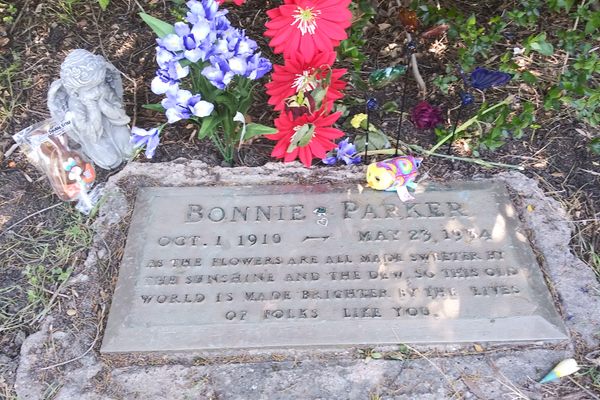 Grave marker of Bonnie Parker.