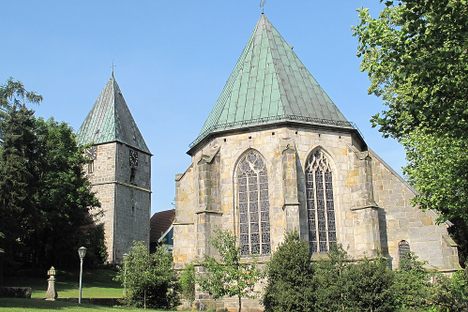 Gildehaus Reformed Church. Tower at left.
