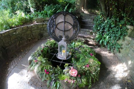The well and its cover