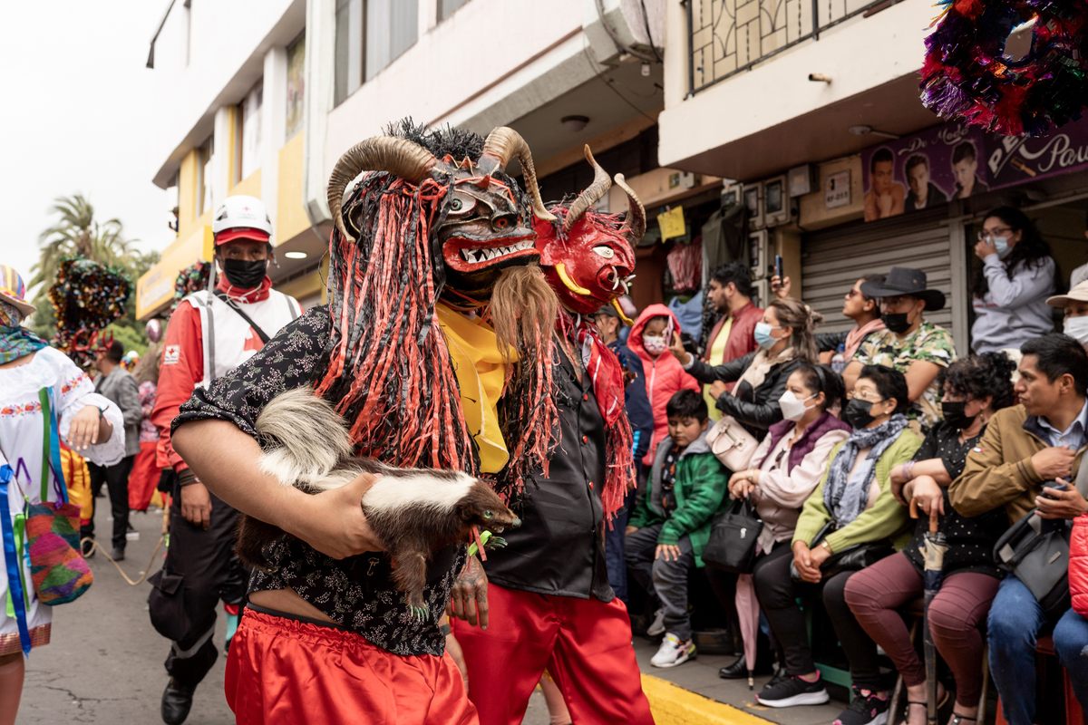 The devils carry chili peppers and alcohol that they attempt to put into the mouths of unsuspecting spectators. Some use taxidermied animals such as rats and skunks to hide the chili in the animal's mouths. The devils enjoy a certain level of leeway when it comes to social norms since their masks hide their identities. Some even use different masks and costumes on different days of the festival to further hide their true identities.