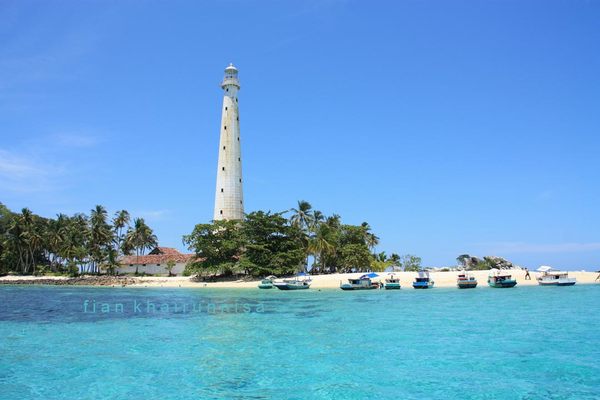 Lengkuas Island