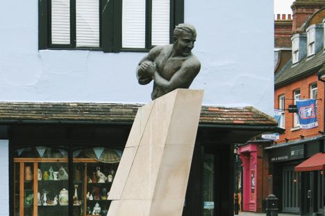 A front view of the statue from the opposite facing pavement