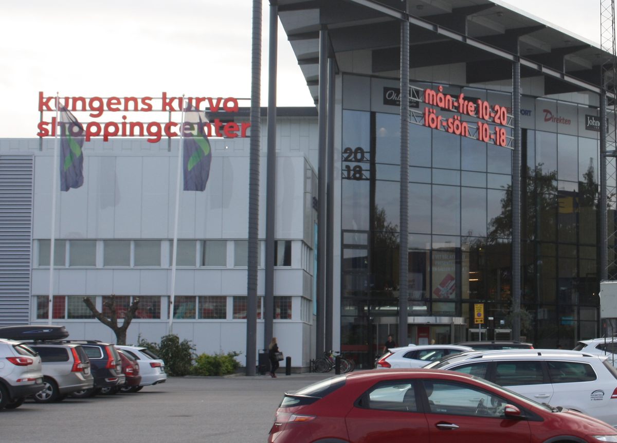 Kungens Kurva Shoppingcenter (King's Bend Mall) – Flemingsberg, Sweden ...