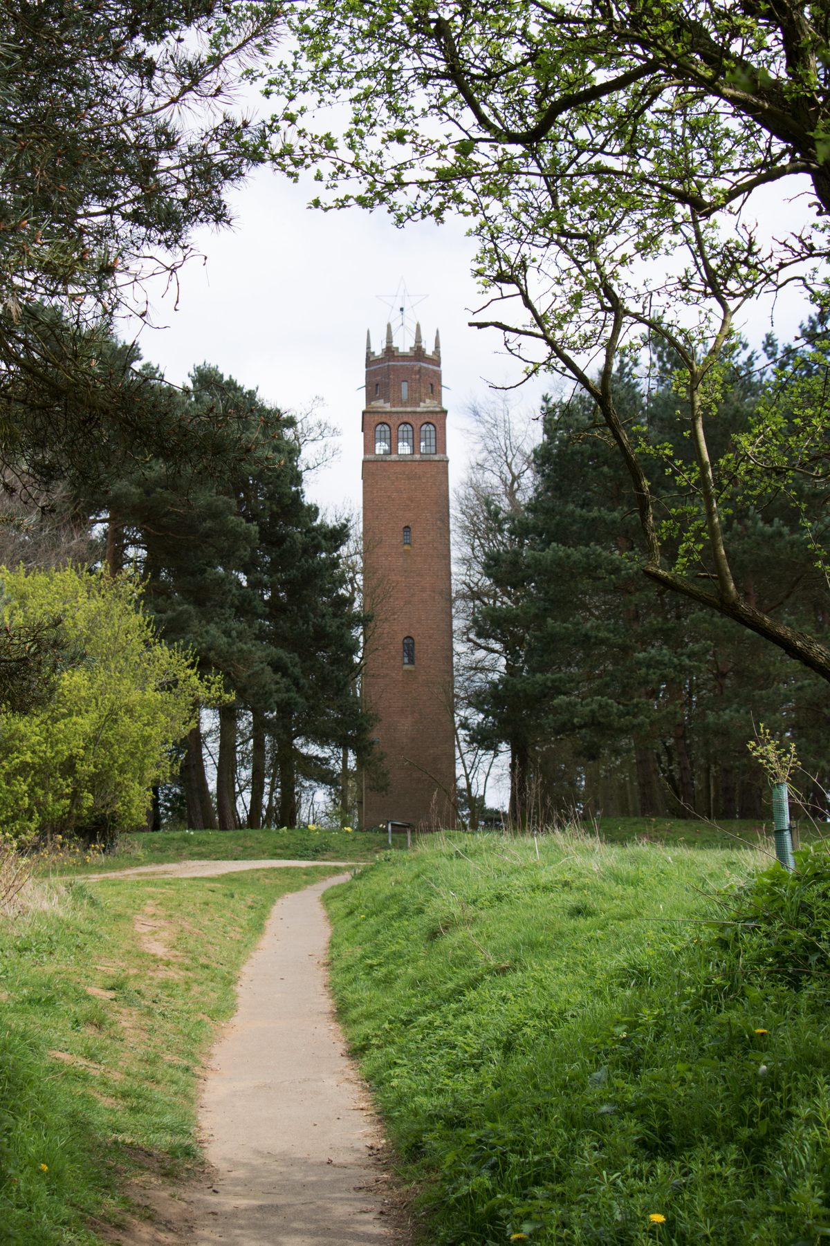 The Faringdon F.U.N. and Folly Tower - Atlas Obscura