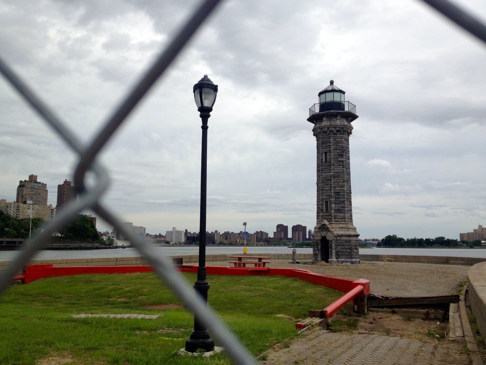 Roosevelt Island Lighthouse - Atlas Obscura