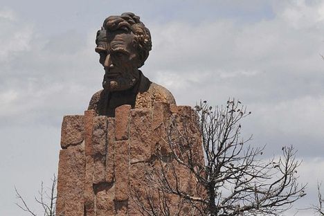 Lincoln Highway Memorial 