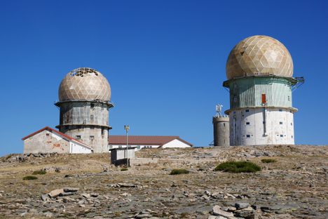 Domed towers with the torre in the middle.