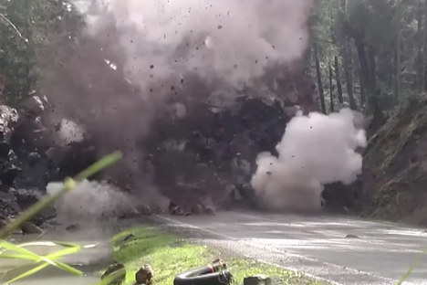 Oregon Blows Up a Massive Boulder