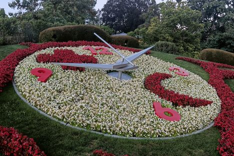 L’horloge Fleurie (The Flower Clock)