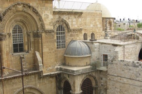 Object of Intrigue: the Ladder at the Center of a Centuries-Old Religious Tussle