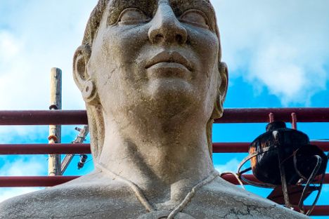 Busto del Cacique Hayuya y Tumba del Indio