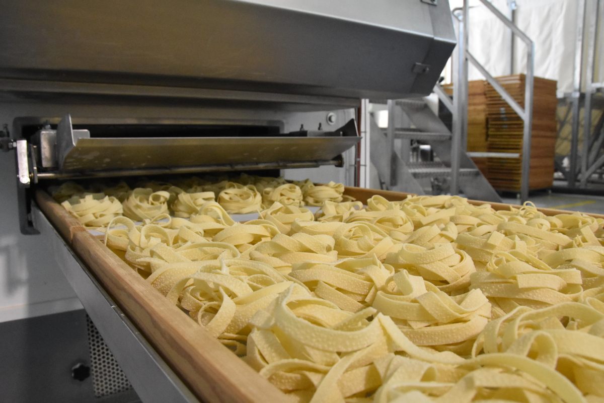 Pasta are dried with a jet of hot air to keep their shape.