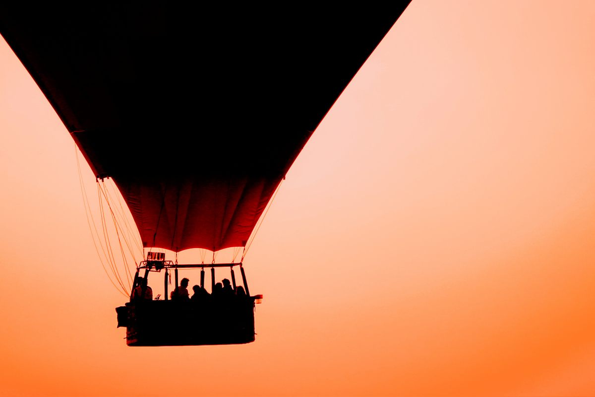 A sunset dinner flight has resulted in more than a few proposals. 