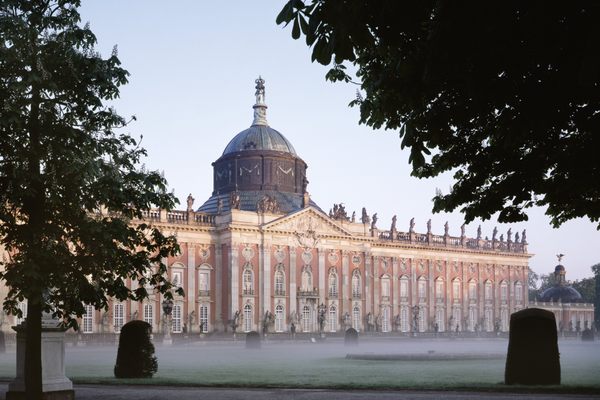 Originally built as a summer palace, Sansoucci is also exceedingly palatial in winter.