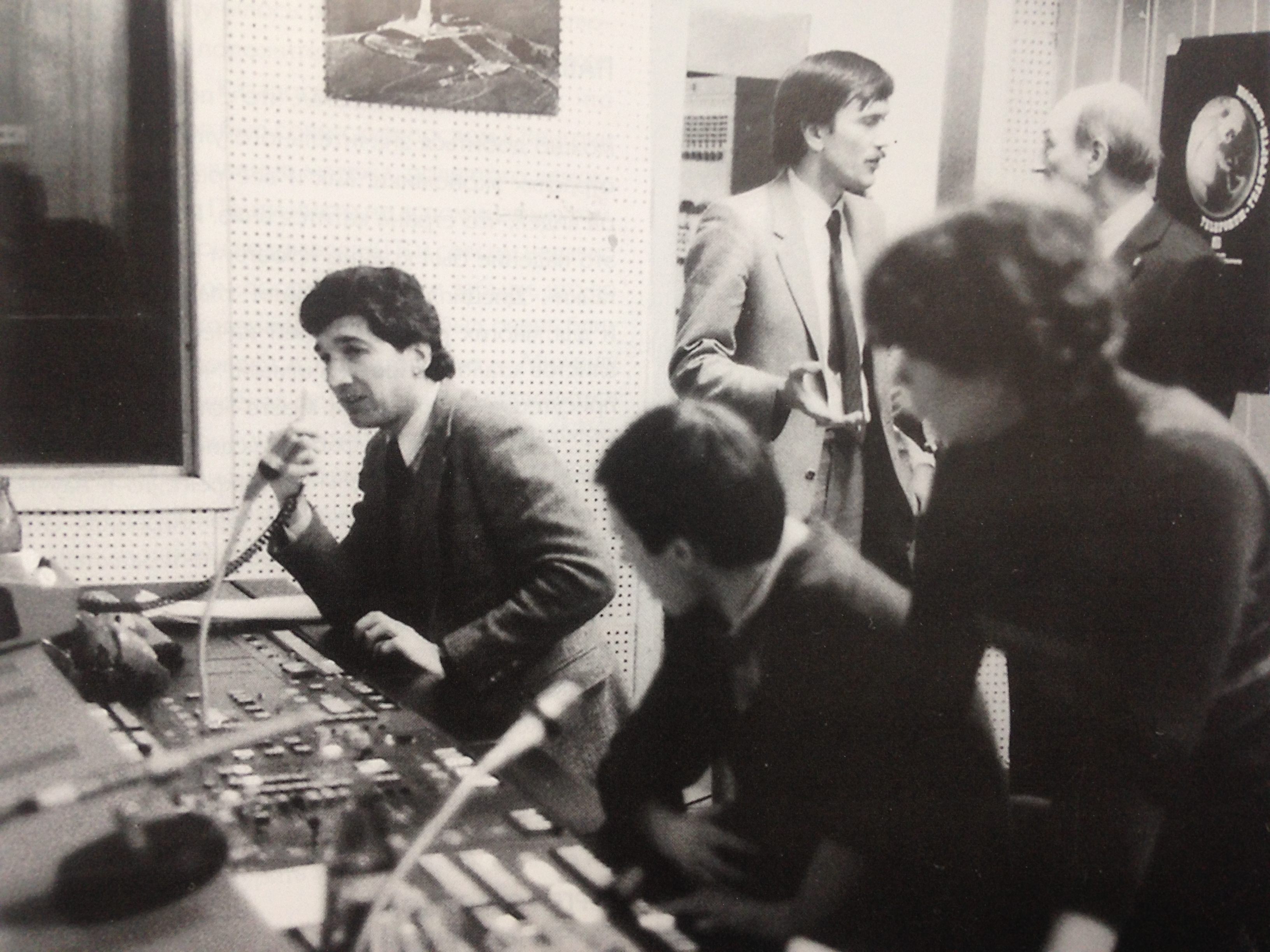 In the Gosteleradio control room during production of the ‘World After Nuclear War’ spacebridge, September 1983.  standing center: Pavel Korchagin, sitting left: Kim Spence