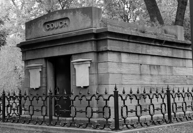 Touring The Tombs The Mysterious Mausoleums Of Chicago S Abandoned Cemeteries Atlas Obscura