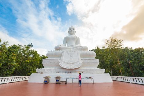 Visitors can meditate anywhere on the surrounding tiles.