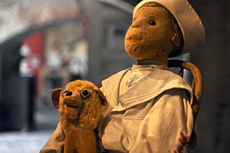Robert's sailor suit is not original to the doll. It may have first belonged to one of his former owners, Robert Eugene Otto.