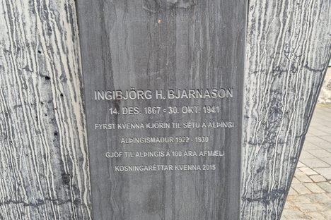 Plaque to Ingibjörg Bjarnason