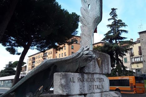 Fontana-Monumento al Paracadutista d’Italia