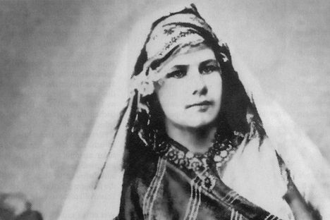 The Cross-Dressing Heiress Who Decamped to the Algerian Desert