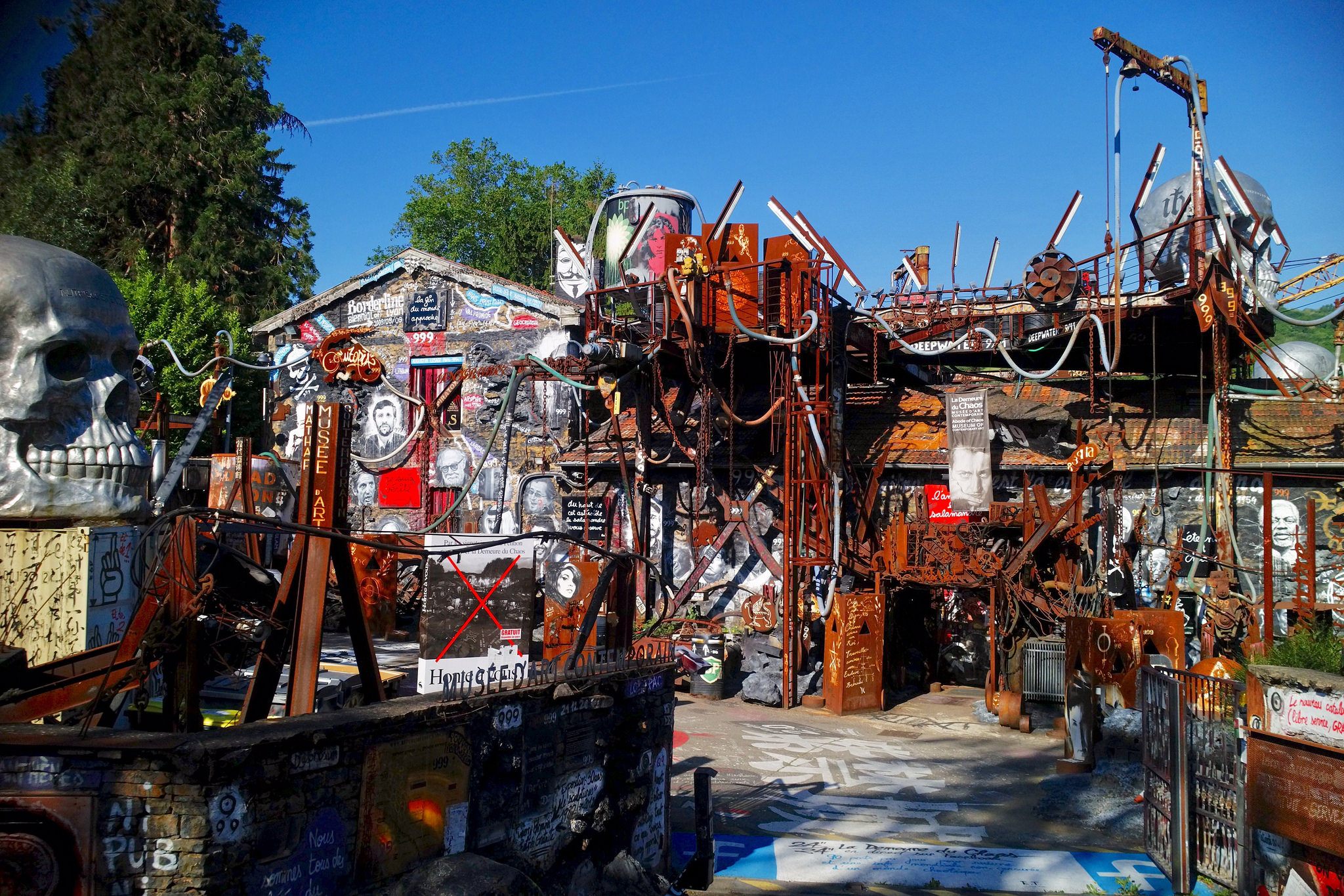 One of Ehrmann's preferred materials is steel.