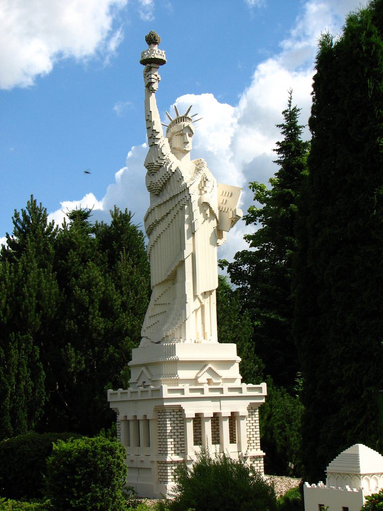 Statue of Liberty replicas around the world