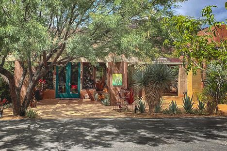 Gallery 873's grounds feature outdoor sculptures and art pieces for your garden or home exterior. 