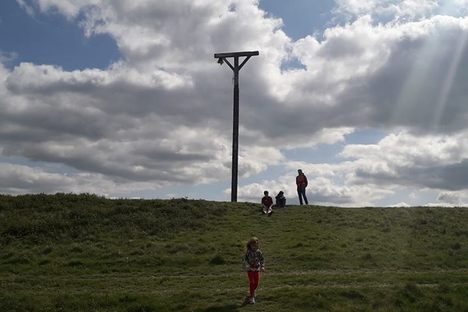 The barrow and gibbet from the south