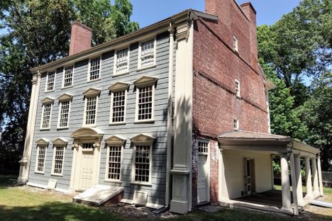 Royall House and Slave Quarters