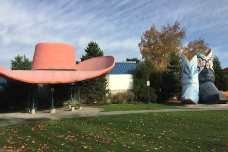 Hat 'n' Boots today.