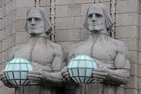 Lyhdynkantajat (The Lantern Bearers)