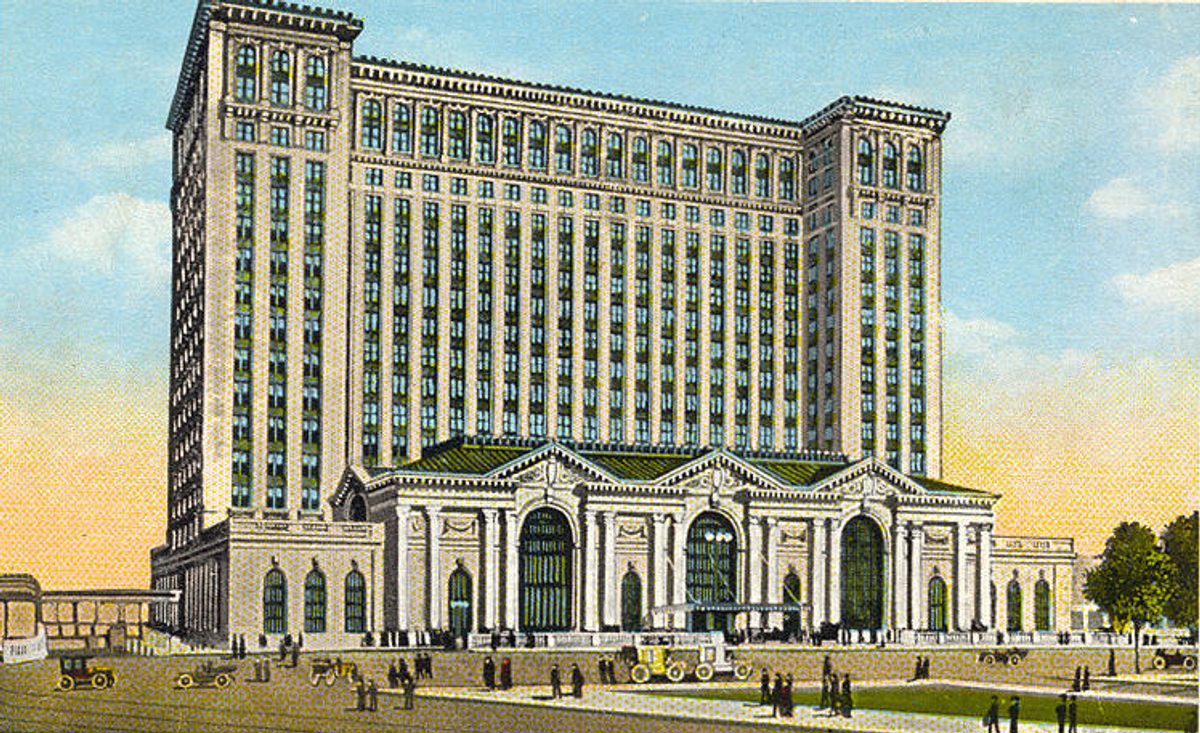 This postcard, made by Curt Teich & Co., shows what the station looked like in its earliest days.