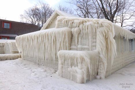 This House Off Lake Ontario Is Completely Covered in Ice