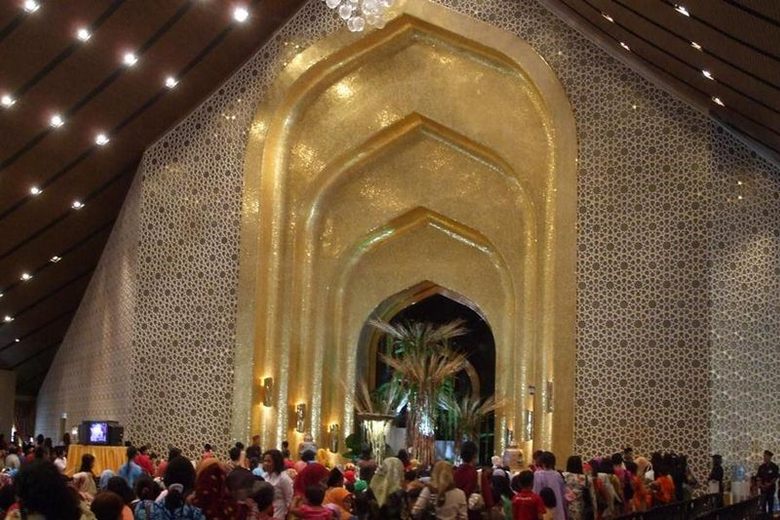 Aggregate 70+ istana nurul iman palace interior latest