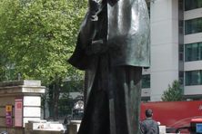 Sherlock Holmes Statue