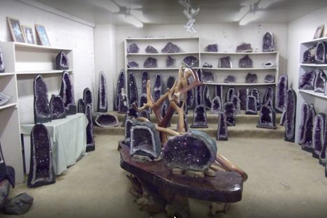 Amethyst room